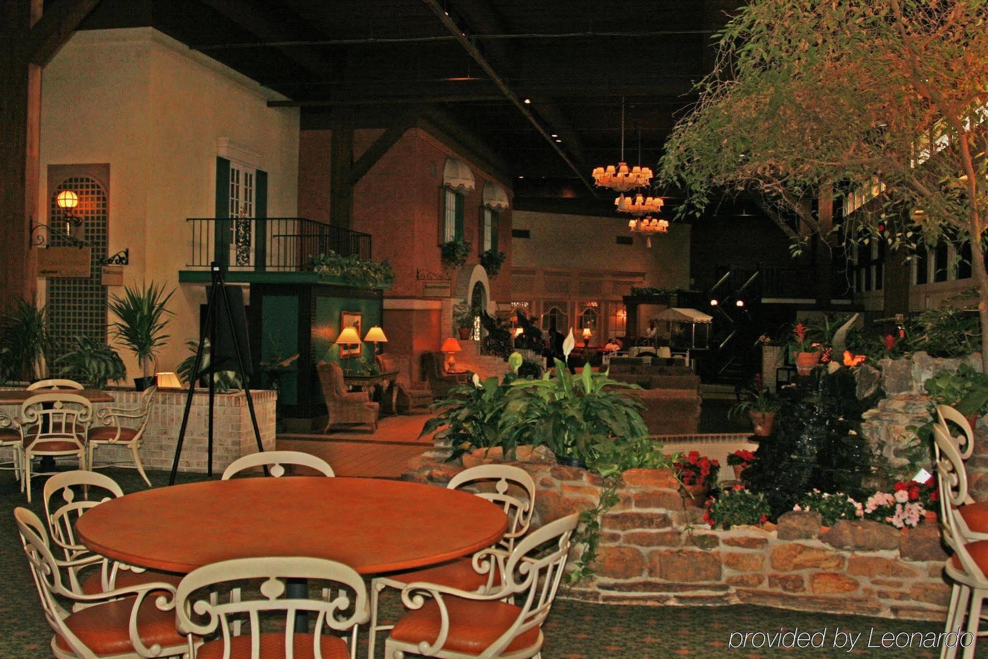 Holiday Inn Perrysburg French Quarter ภายใน รูปภาพ